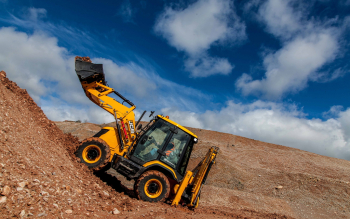 Буксир-112: мы не только спасаем на дорогах, но и помогаем строить, убирать и благоустраивать